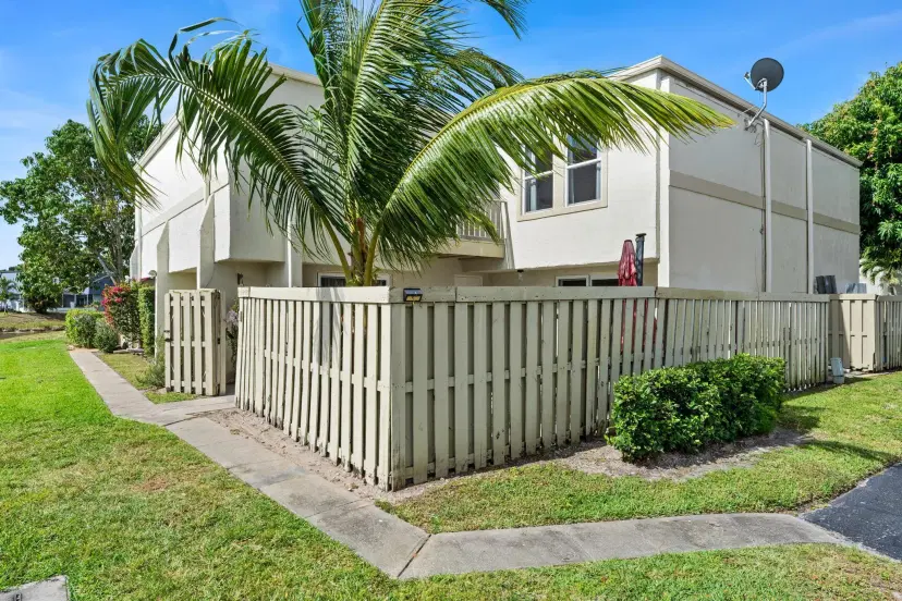 Picture of 12128 Regal Court E, Wellington FL 33414
