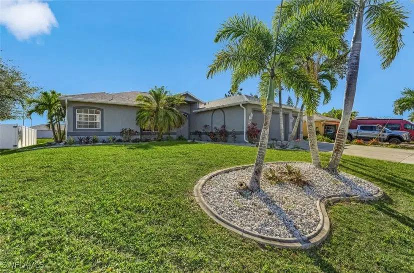 Picture of 1103 SW 8Th Ct, Cape Coral FL 33991