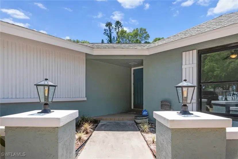 Picture of 12331 Mcgregor Blvd, Fort Myers FL 33919