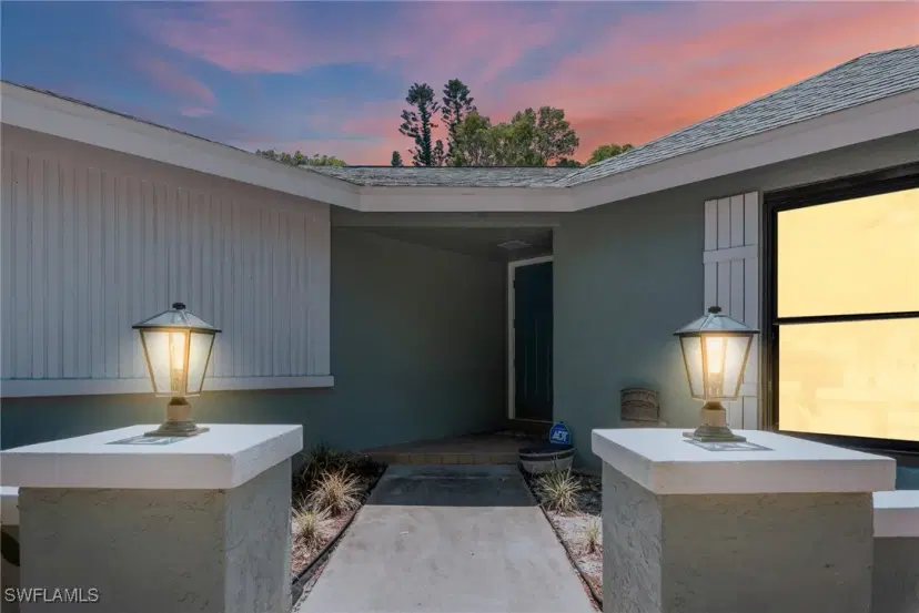 Picture of 12331 Mcgregor Blvd, Fort Myers FL 33919