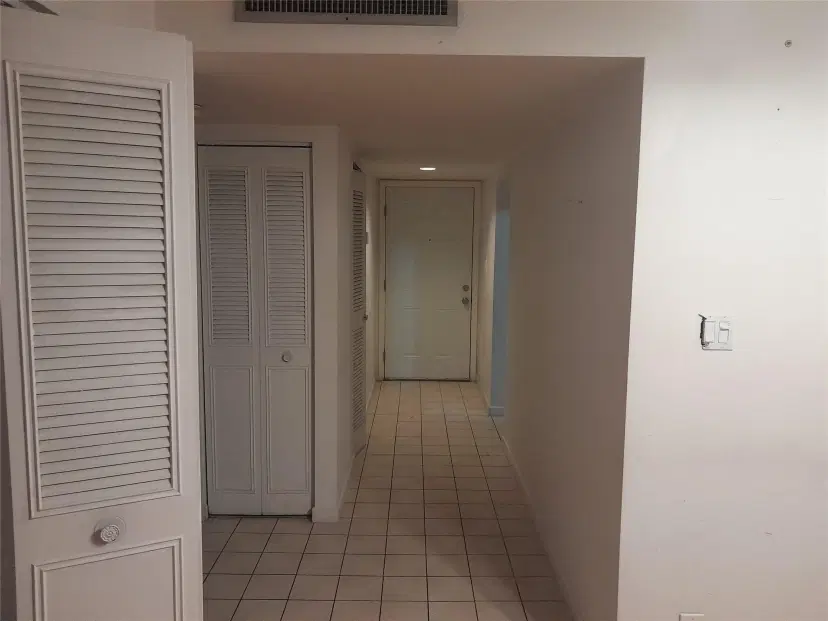 Picture of 3321 NW 47Th Ter 335, Lauderdale Lakes FL 33319