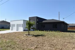 Picture of 1111 SW Embers Ter, Cape Coral, FL 33991