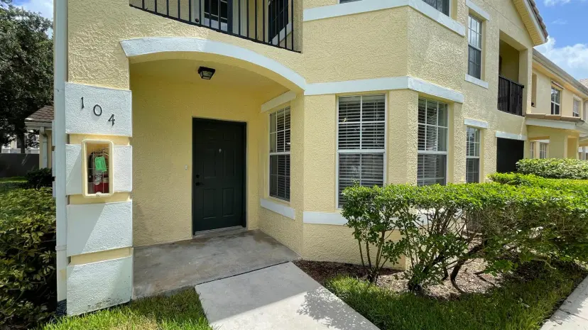 Picture of 170 SW Peacock Boulevard 36-104, Port St Lucie FL 34986