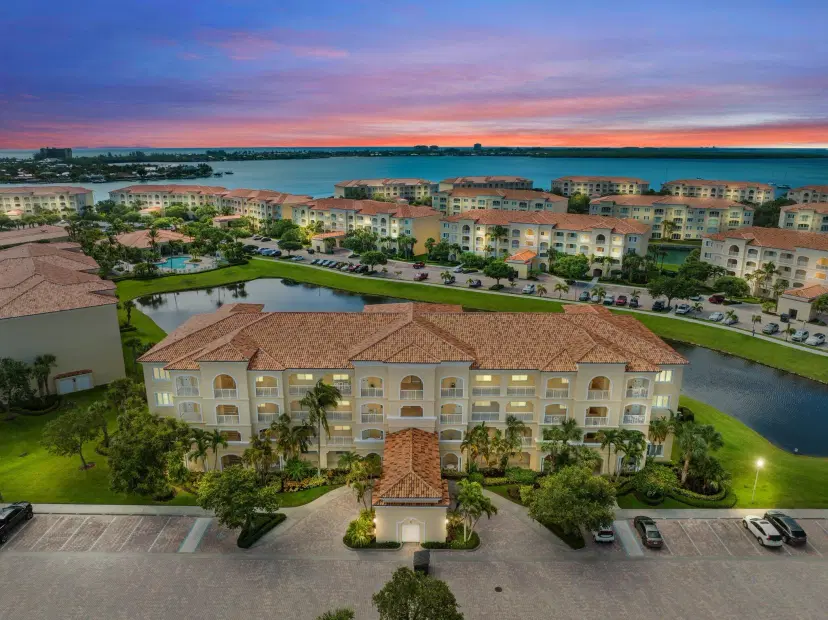 Picture of 1 Harbour Isle 101 Drive E 101, Fort Pierce FL 34949