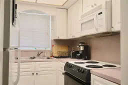 Picture of 3500 Harrison St 12, Hollywood, FL 33021