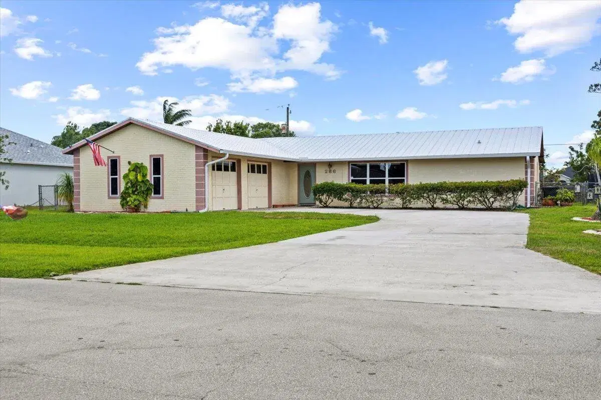 Picture of 286 NE Granduer Avenue, Port St Lucie, FL 34983
