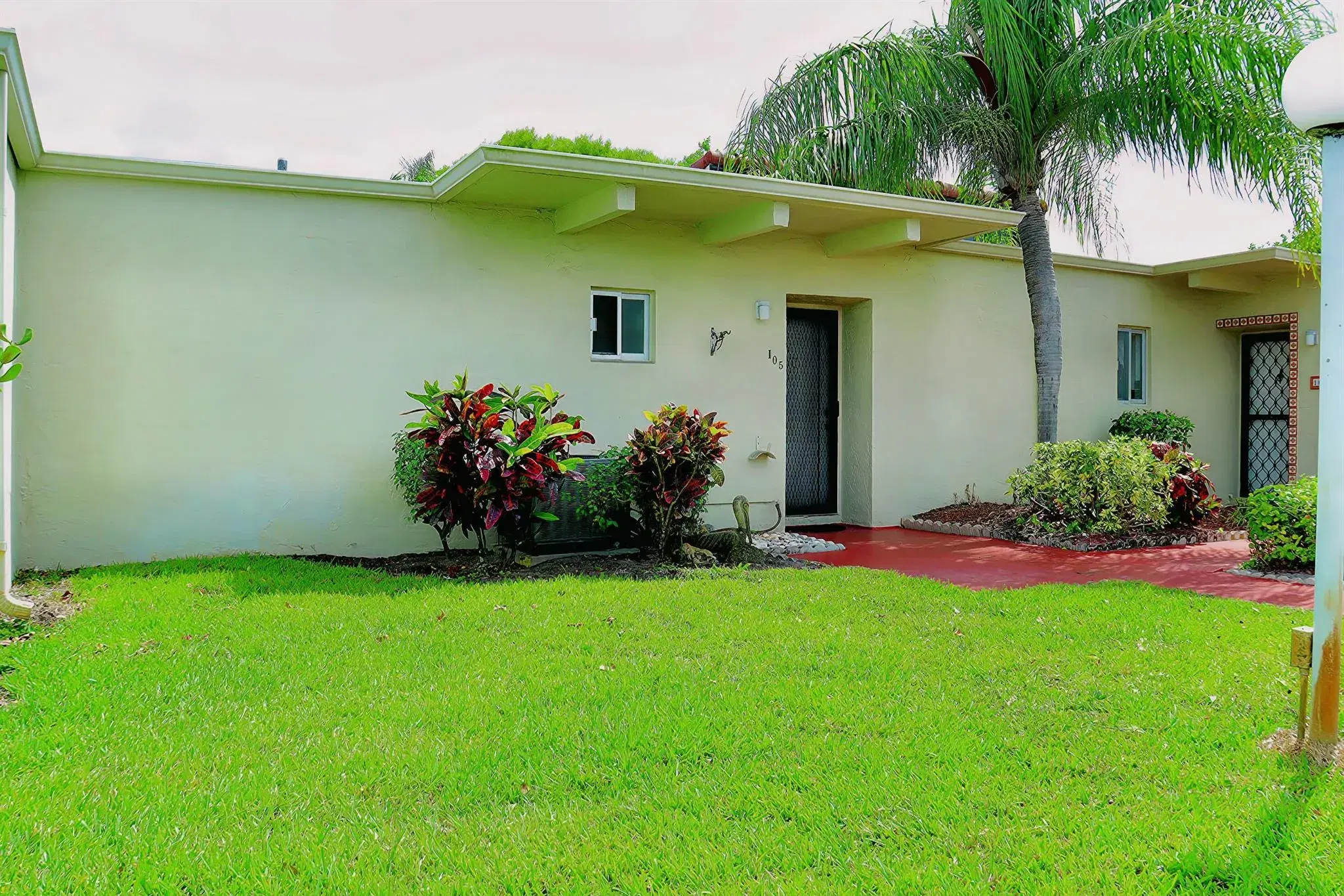 Picture of 2532 Boundbrook Drive S 105, Palm Springs, FL 33406
