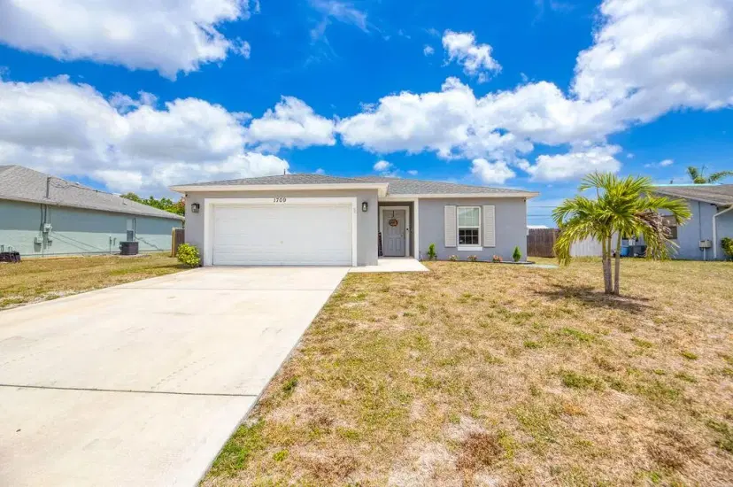 Picture of 1709 SW Monterrey Lane, Port St Lucie FL 34953