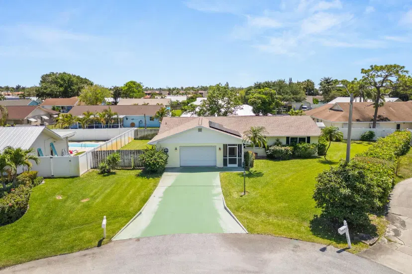 Picture of 2001 NE Hoya Calle, Jensen Beach FL 34957