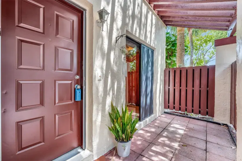 Picture of 3725 Carambola Cir 2824, Coconut Creek FL 33066