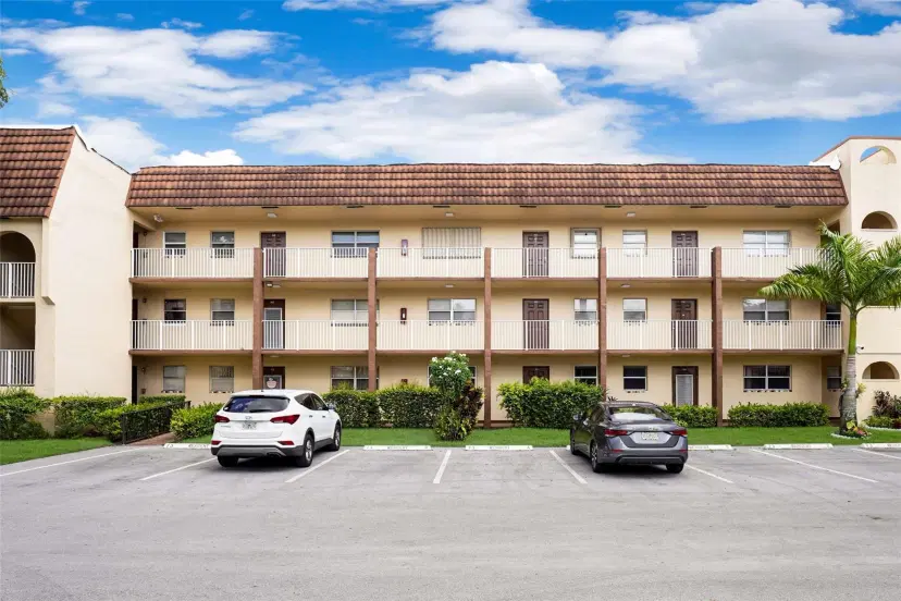 Picture of 8880 Sunrise Lakes Boulevard 103, Sunrise FL 33322