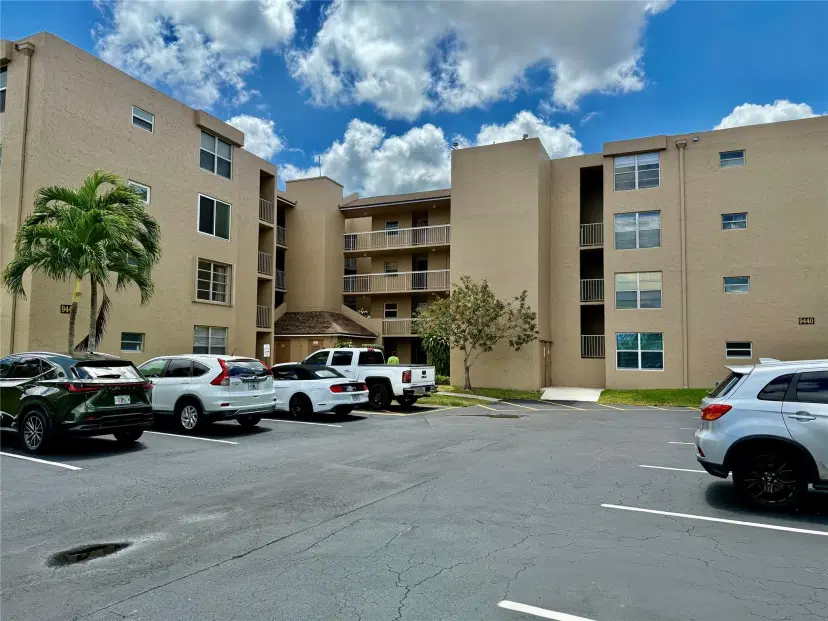 Picture of 9440 Tangerine Pl 107, Davie FL 33324