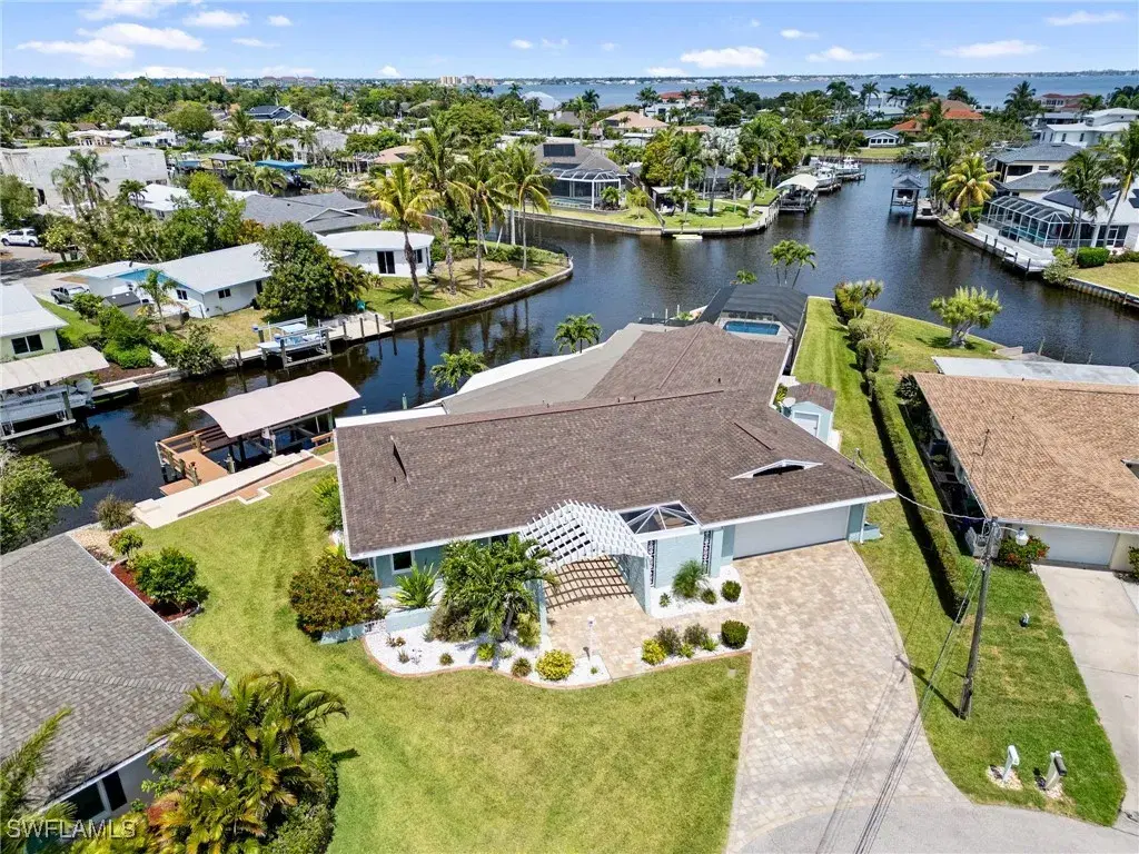 Picture of 5958 Baker Ct, Fort Myers, FL 33919