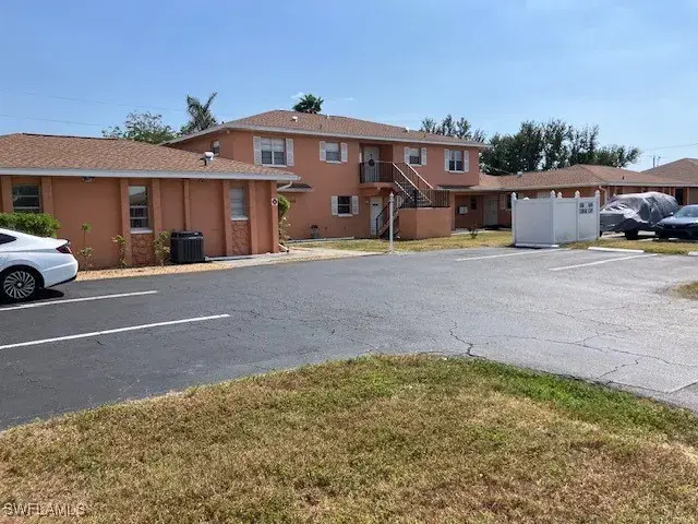 Picture of 608 SE 6Th St E, Cape Coral FL 33990