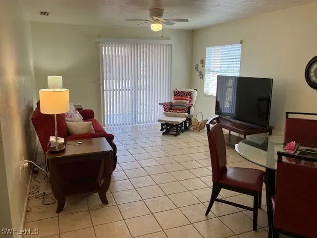 Picture of 608 SE 6Th St E, Cape Coral FL 33990