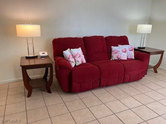Picture of 608 SE 6Th St E, Cape Coral FL 33990