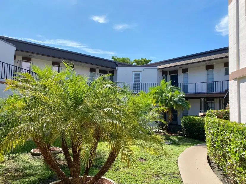 Picture of 7 Greenway Village N 211, Royal Palm Beach FL 33411