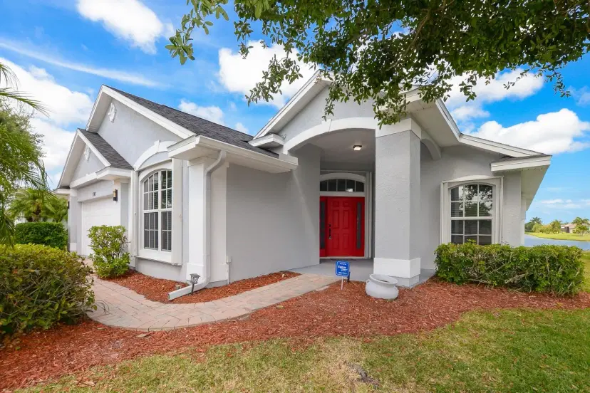 Picture of 590 Valencia Cir, Vero Beach FL 32968