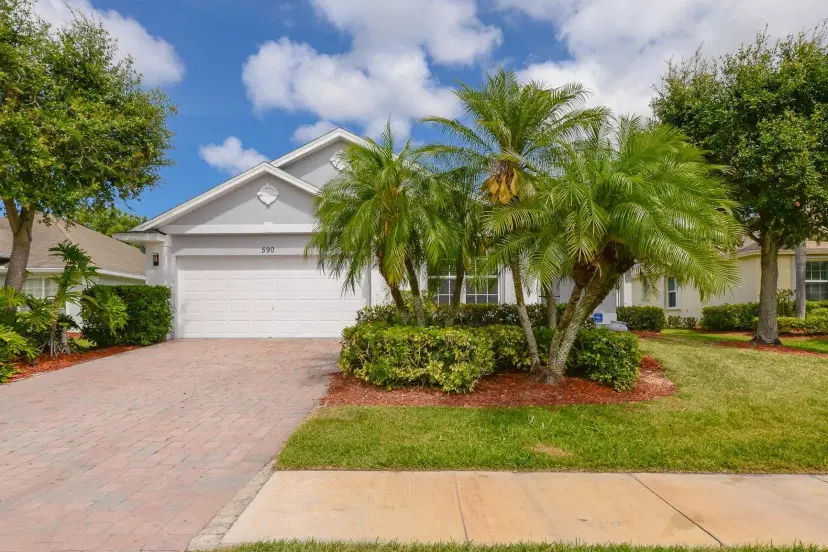 Picture of 590 Valencia Cir, Vero Beach FL 32968