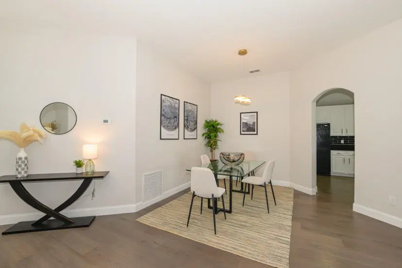 Picture of 590 Valencia Cir, Vero Beach FL 32968