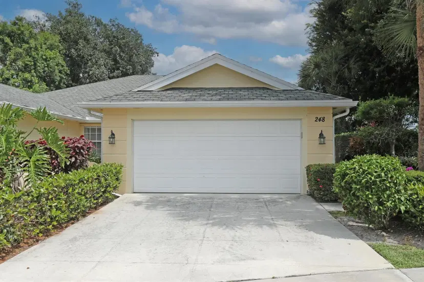 Picture of 252 Brier Circle, Jupiter FL 33458
