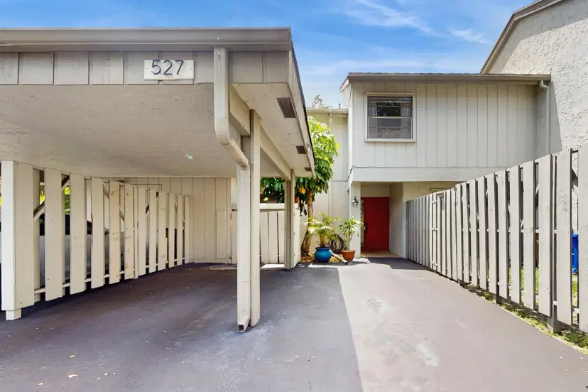 Picture of 527 Deer Creek Wildwood Ln E Lane E, Deerfield Beach FL 33442