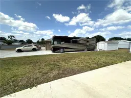 Picture of 401 Candlewick Cir E, Lehigh Acres, FL 33936