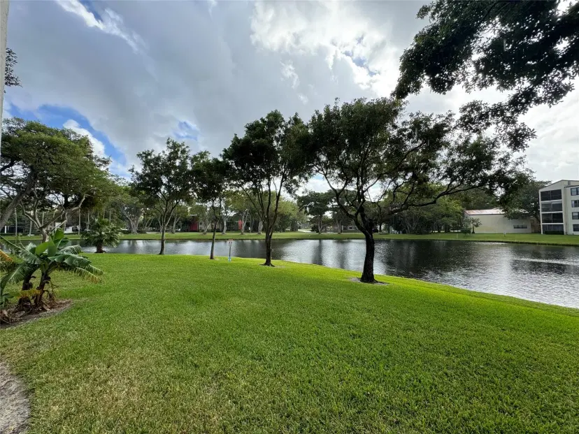 Picture of 2221 Cypress Island Dr 101, Pompano Beach FL 33069