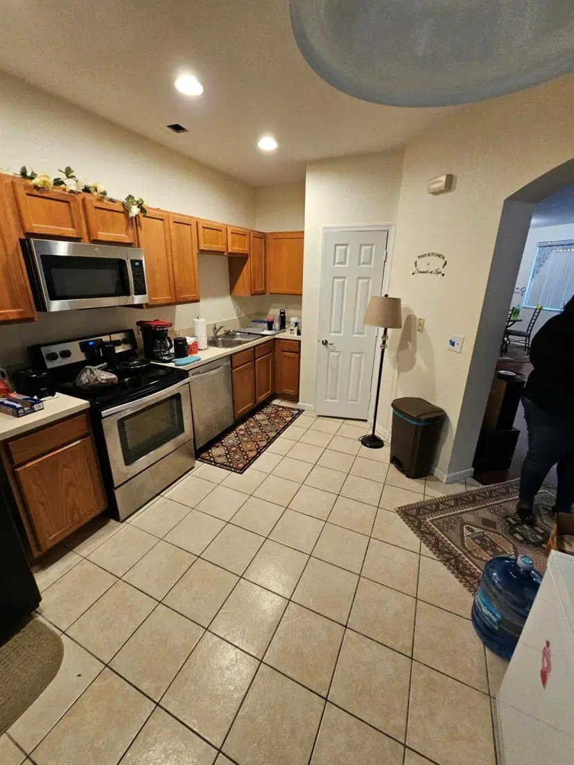 Picture of 2128 Oakmont Drive 2128, Riviera Beach FL 33404
