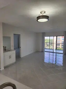 Picture of 14475 N Strathmore Lane 707, Delray Beach, FL 33446