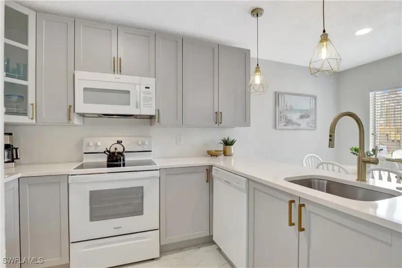 Picture of 4633 Bayshore Dr M3, Naples FL 34112