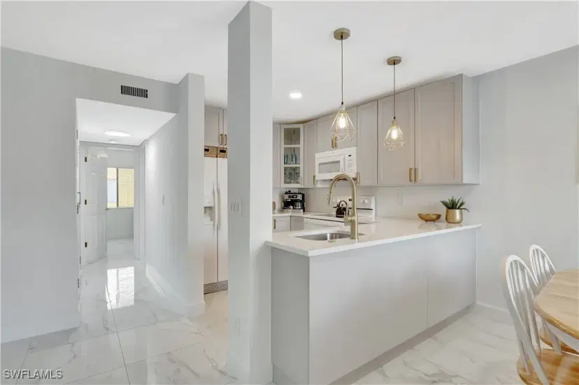 Picture of 4633 Bayshore Dr M3, Naples FL 34112