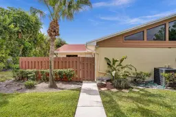 Picture of 4343 Woodstock Dr B, West Palm Beach, FL 33409