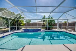 Picture of 627 SE 20Th Pl, Cape Coral, FL 33990