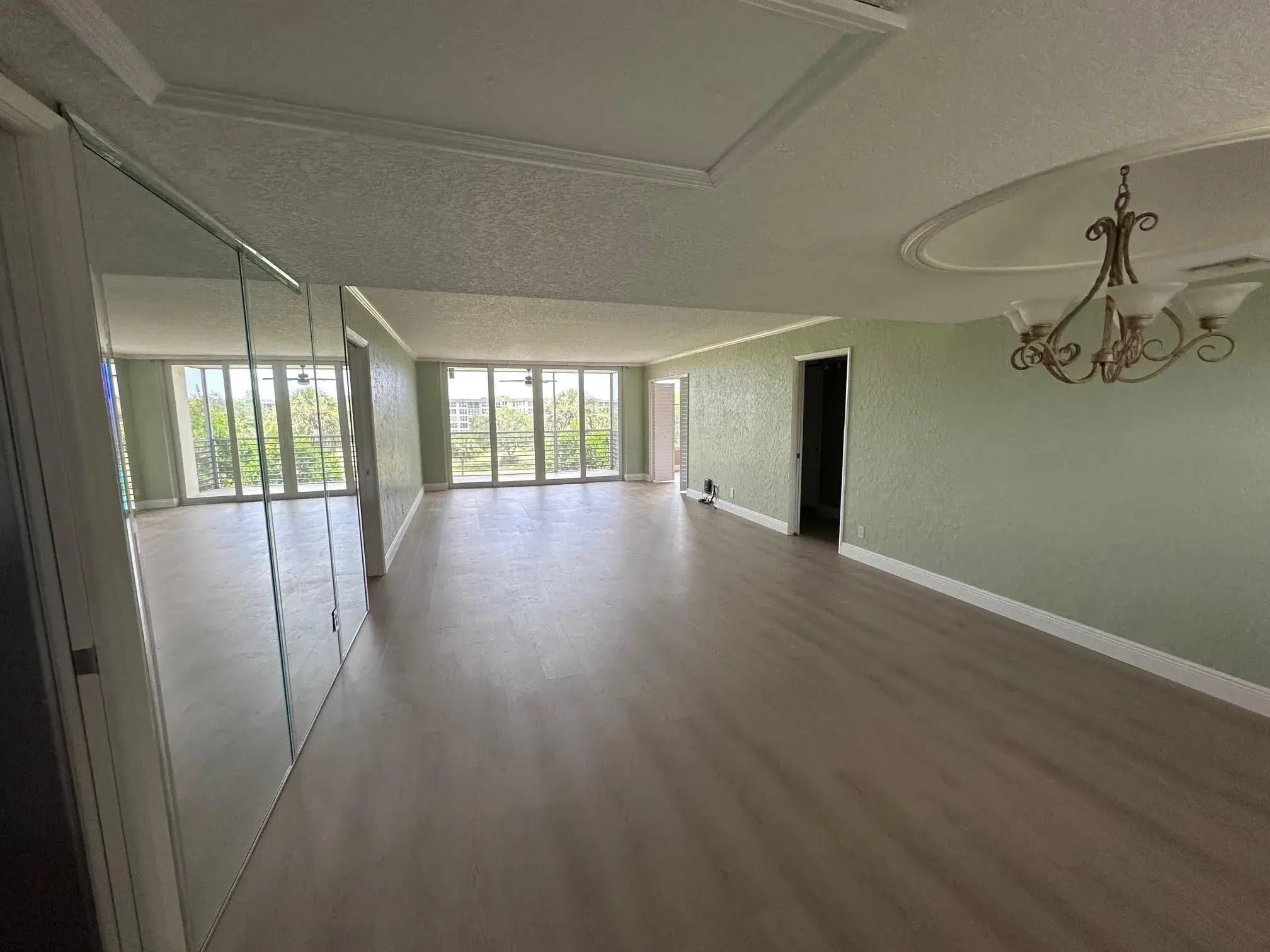 Picture of 3850 Oaks Clubhouse Dr 403, Pompano Beach, FL 33069