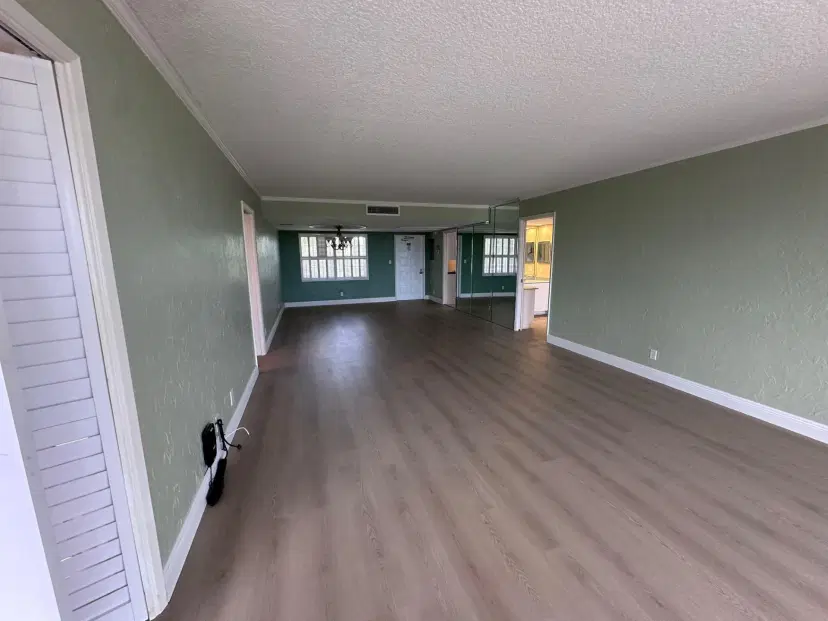 Picture of 3850 Oaks Clubhouse Dr 403, Pompano Beach FL 33069