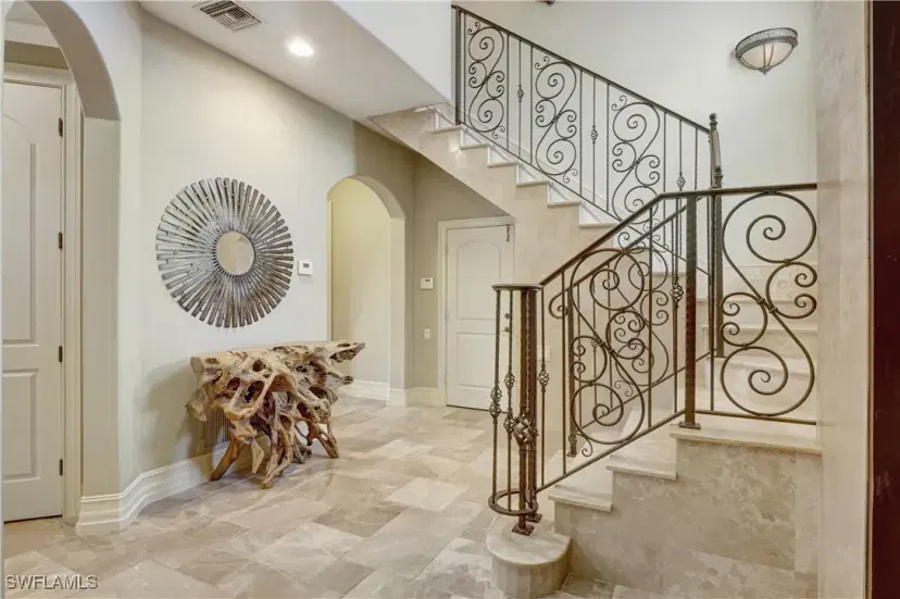 Picture of 1947 Gordon River Ln, Naples FL 34104