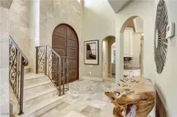 Picture of 1947 Gordon River Ln, Naples, FL 34104