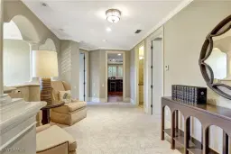 Picture of 1947 Gordon River Ln, Naples, FL 34104