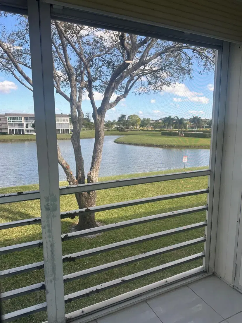 Picture of 228 Preston F 228, Boca Raton FL 33434