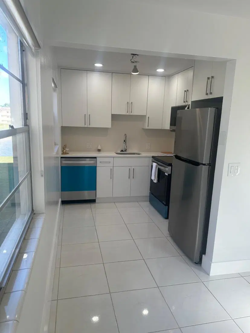 Picture of 228 Preston F 228, Boca Raton FL 33434