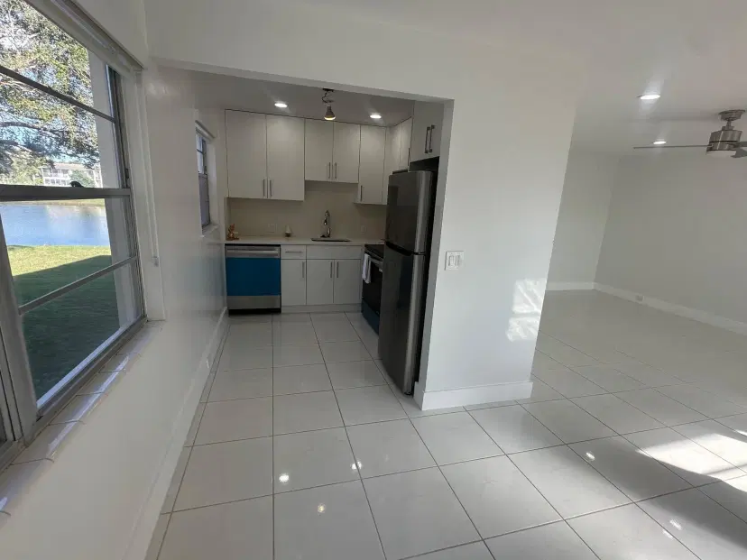 Picture of 228 Preston F 228, Boca Raton FL 33434