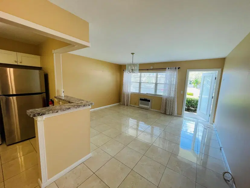 Picture of 142 Sussex H, West Palm Beach FL 33417