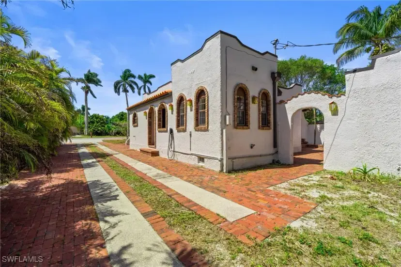 Picture of 1725 Coronado Rd, Fort Myers FL 33901