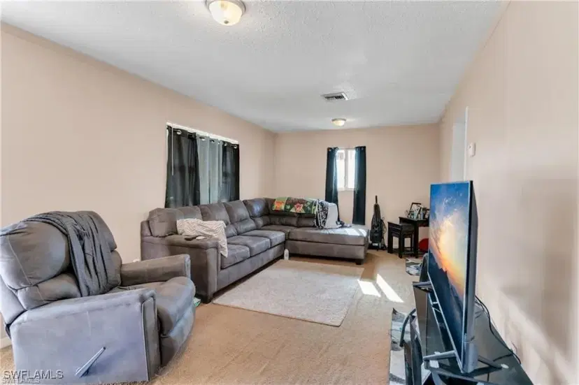 Picture of 318 Bellair Rd, Fort Myers FL 33905