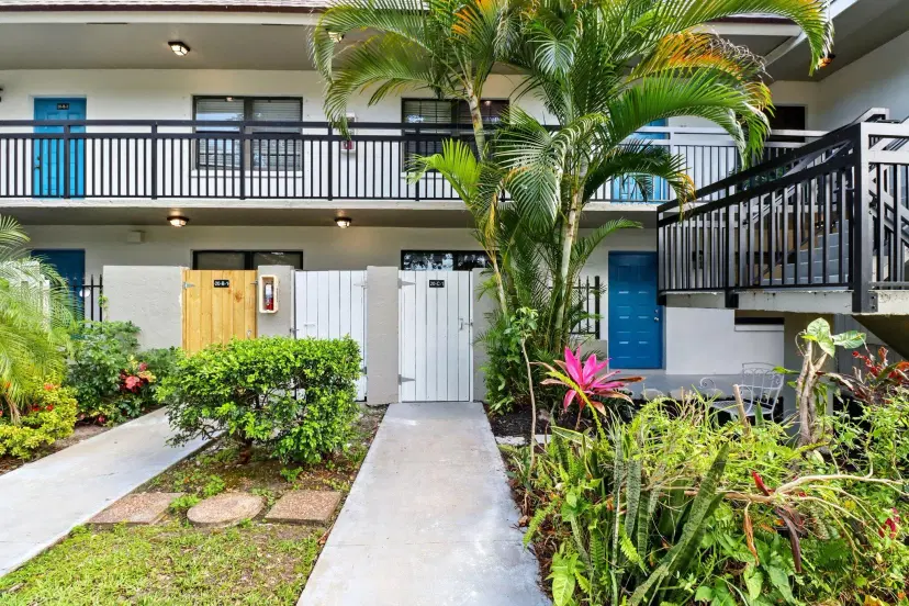 Picture of 3107 SW 20Th Terrace C-1, Delray Beach FL 33445