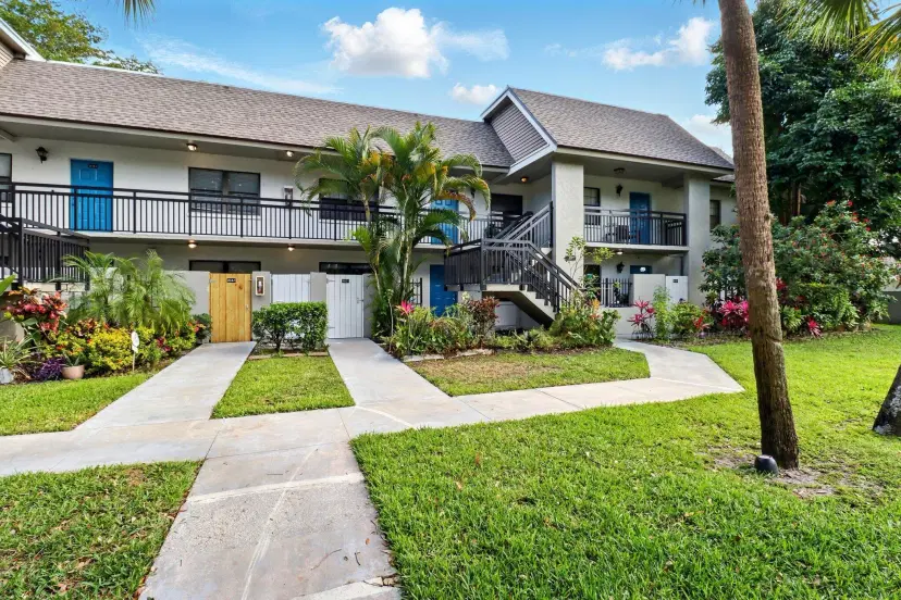 Picture of 3107 SW 20Th Terrace C-1, Delray Beach FL 33445