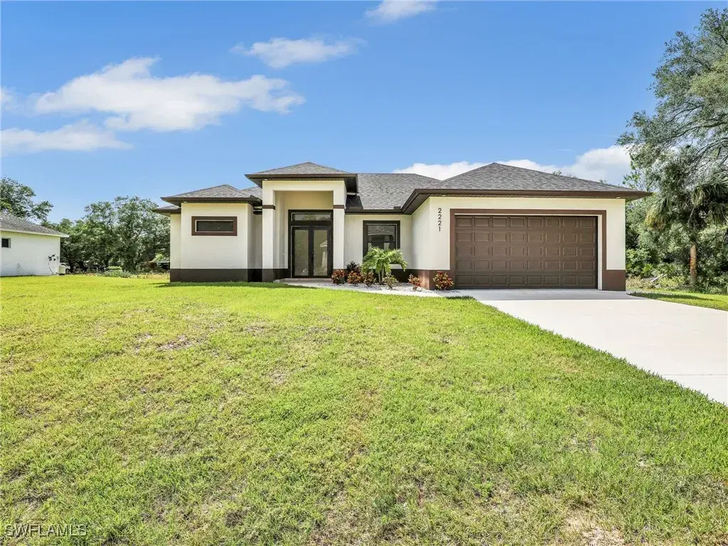 Picture of 2221 Robert Ave, Alva, FL 33920