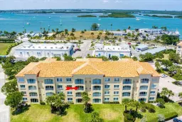 Picture of 37 Harbour Isle Drive E 304, Fort Pierce, FL 34949