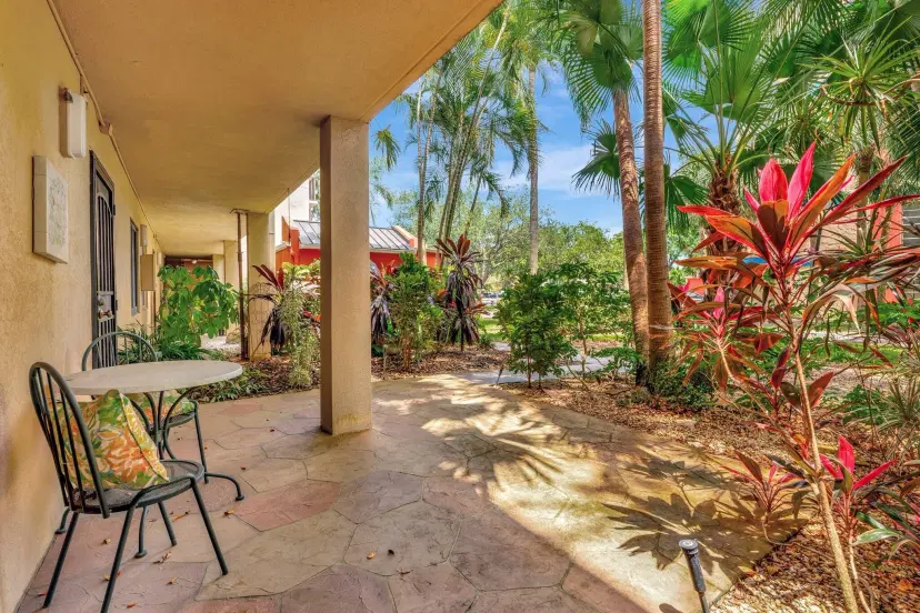 Picture of 2208 S Cypress Bend Drive 103, Pompano Beach FL 33069